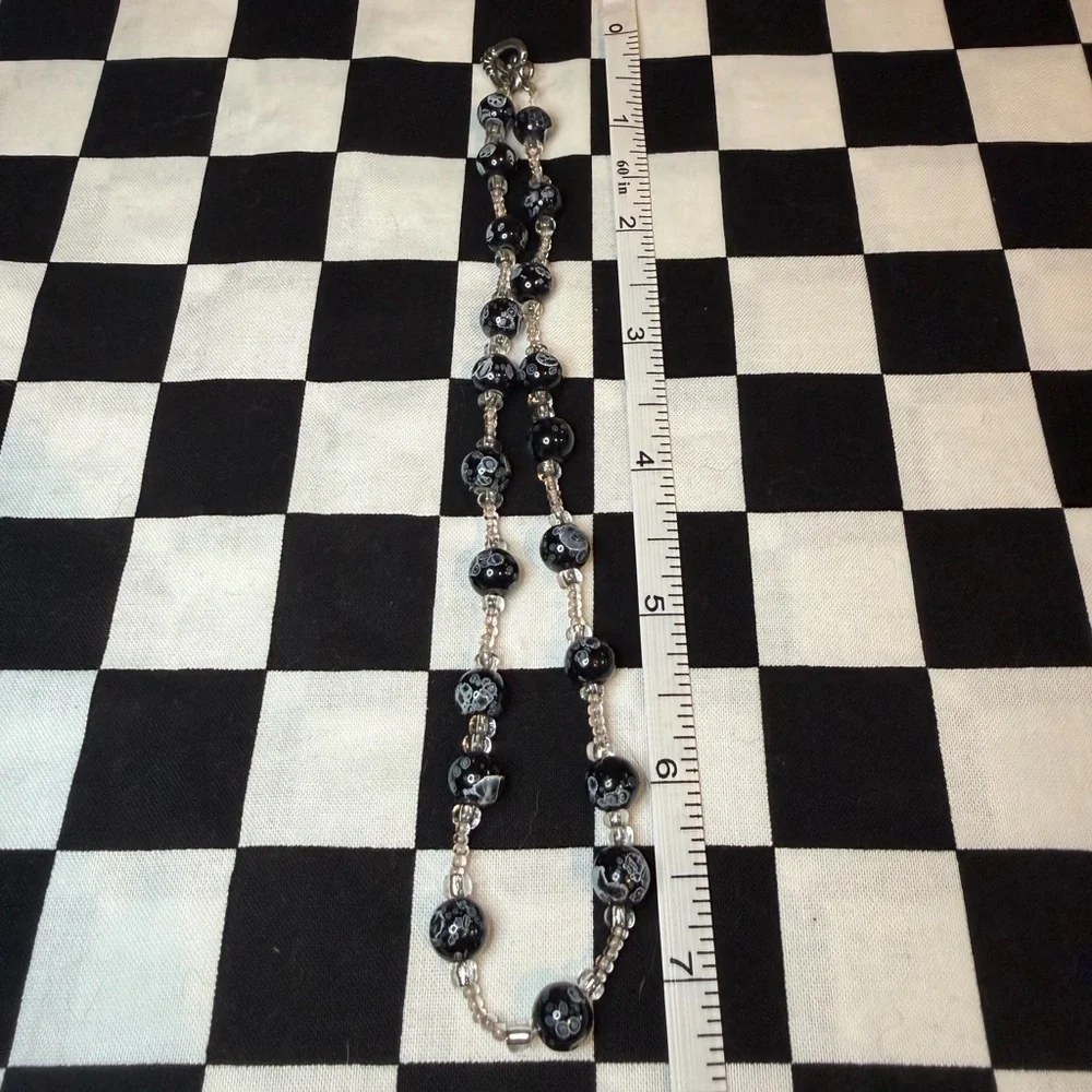 Marbled Bead Choker Necklace - Picture 5 of 5